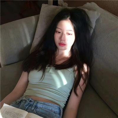 蓝天花朵